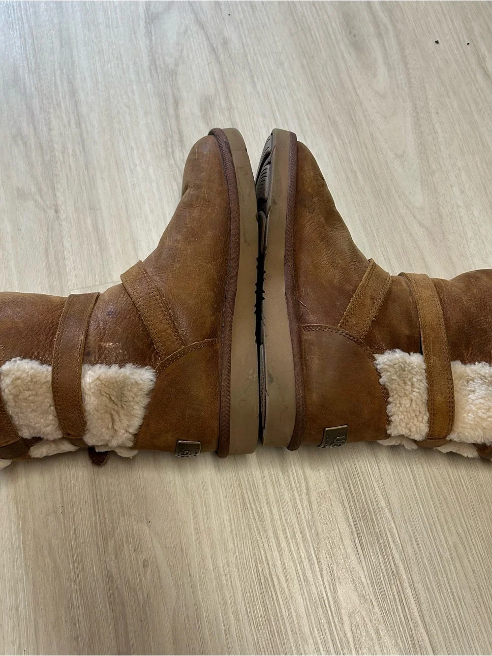 UGG Becket Leather Shearling Boots womens 8 mid calk buckle distressed